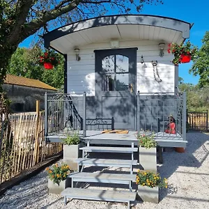 Cerisier Climatisée, à La Campagne Villa Arles
